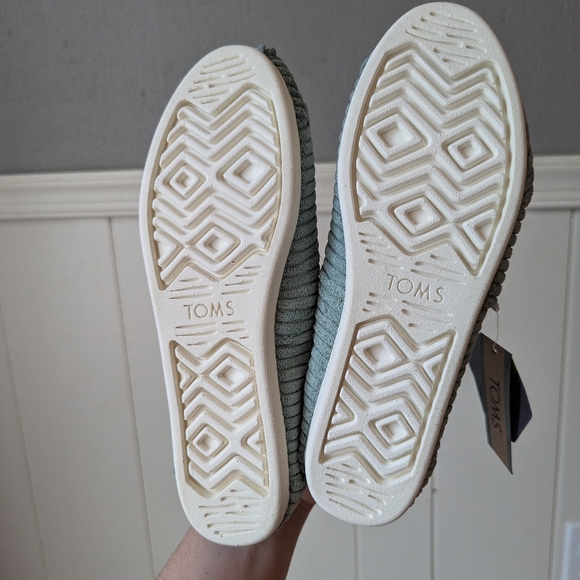 Toms Dark Ivy Wide Wale Cord / Faux Fur 6.5 - Picture 7 of 9